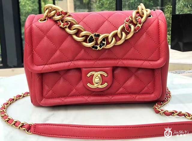 9.9成新香奈儿包包一般回收价格