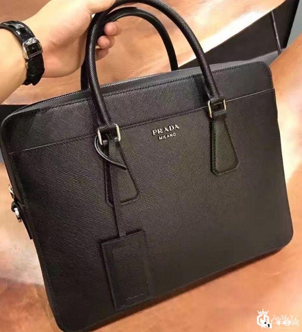 普拉达男士公文包回收