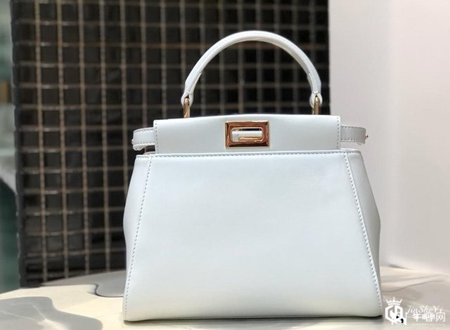流行复古款芬迪包包哪里回收店更正规