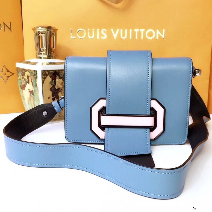 普拉达包包回收好