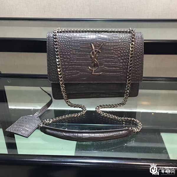 香奈儿蟒蛇皮钱包回收价格