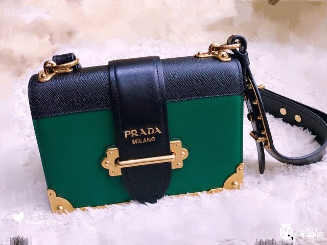 普拉达斜挎包回收