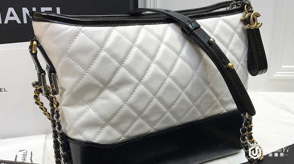 如何辨别香奈儿流浪包的真假