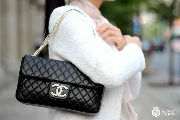 复古风香奈儿包包的回收价格是多少