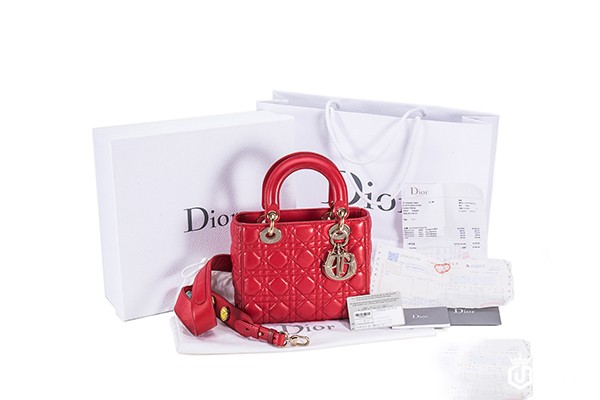 二手迪奥包包回收价格高吗？这些款式保值