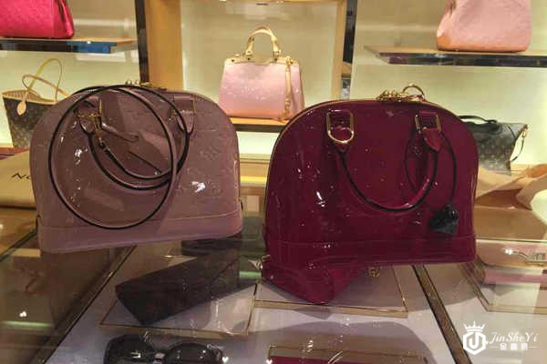 迷你LV包包各种款式的回收价格是多少