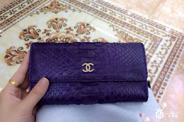 香奈儿蟒蛇皮钱包回收价格