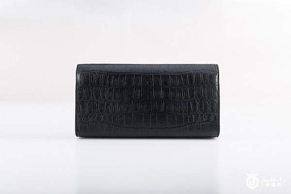 二手圣罗兰包包回收什么价格，圣罗兰包包在名包回收店回收几折？