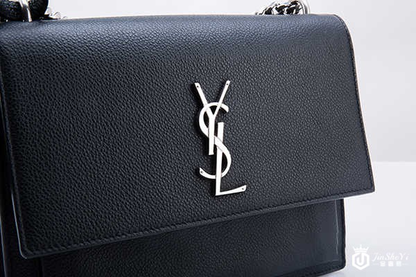 圣罗兰的邮差包回收一般几折,奢侈品包包回收需要什么手续吗