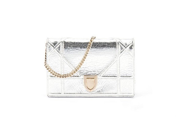 迪奥手拿包回收什么价格?二手迪奥手拿包在名包回收店几折? 迪奥手拿包回收什么价格?二手迪奥手拿包在名包回收店几折?