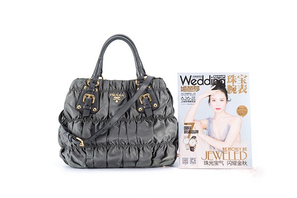 二手普拉达包包回收什么价格，普拉达包包几折回收？