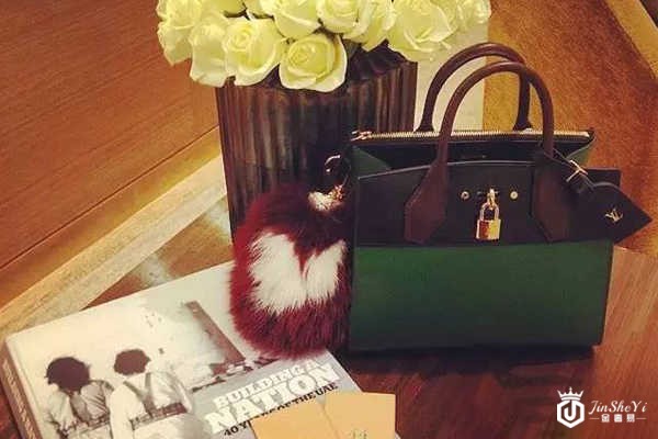 LV city steamer手袋