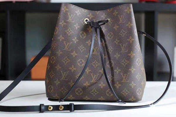 LV大号水桶包回收价格 LV大号水桶包回收价格