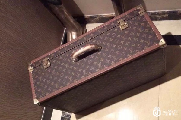 二手LV旅行箱包可以回收吗