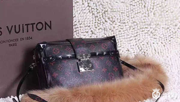 LV复古小箱包回收价格