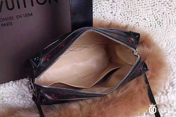 LV软皮复古小箱包回收价格