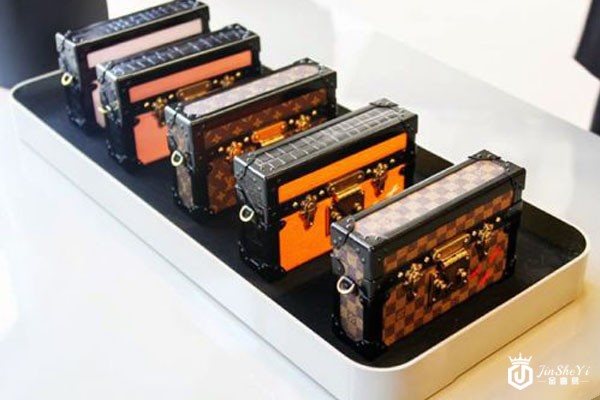 上海二手LV复古小箱包回收