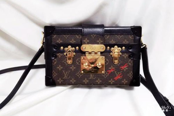 LV复古小箱包回收折扣