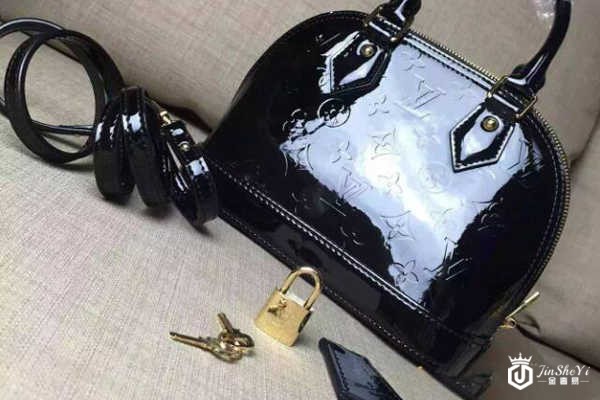 漆皮LV Alma bb
