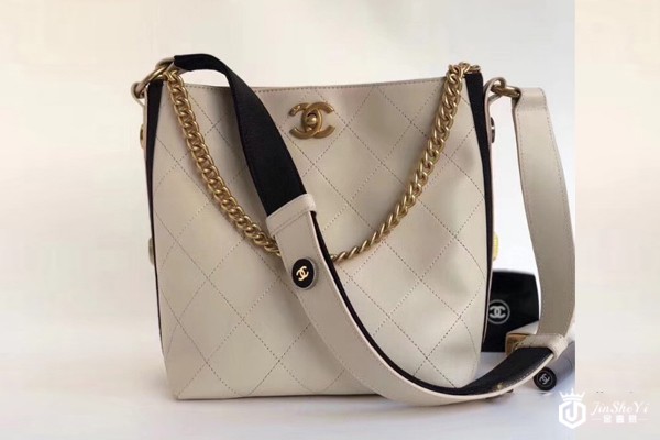 香奈儿嬉皮包怎么样？香奈儿包包回收一般几折？金奢易网