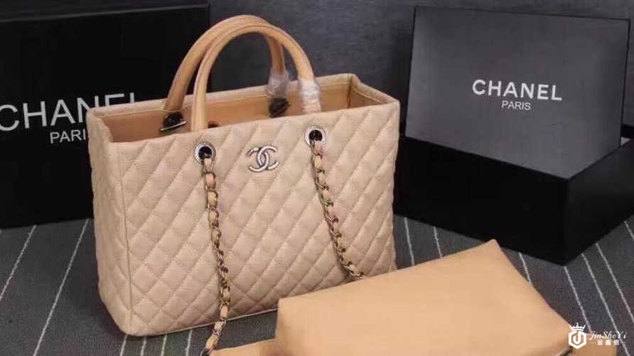 全新香奈儿包包回收价格几折？