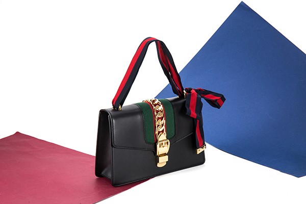 古驰Sylvie系列小号肩背包 古驰Sylvie系列小号肩背包