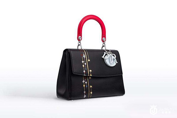 迪奥包包回收一般是几折,是怎么样回收的 迪奥包包回收一般是几折,是怎么样回收的