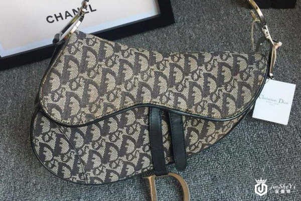 1576057608888704.jpg 迪奥二手包包回收价格