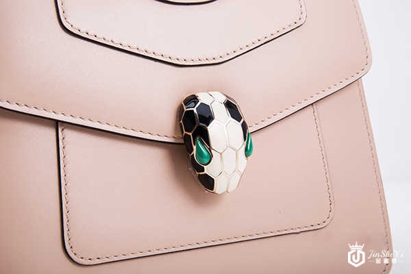 最具有贵族气质的宝格丽蛇头包包回收价格如何?哪里可以回收? 最具有贵族气质的宝格丽蛇头包包回收价格如何?哪里可以回收?