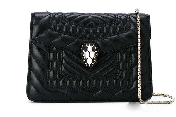 唐艺昕佩戴过宝格丽蛇头包吗，宝格丽包包几折回收