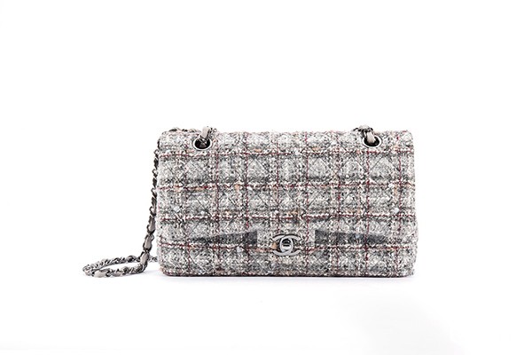 同款香奈儿包包那种皮质的回收价格最高？我们应该如何选择？