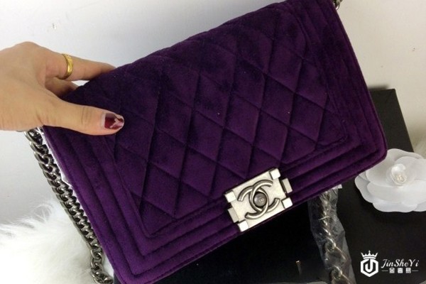 香奈儿包包如何清洗 香奈儿包包如何清洗