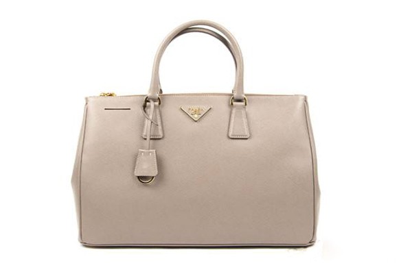 秦岚普拉达包包怎么样，如果回收旧包包回收几折