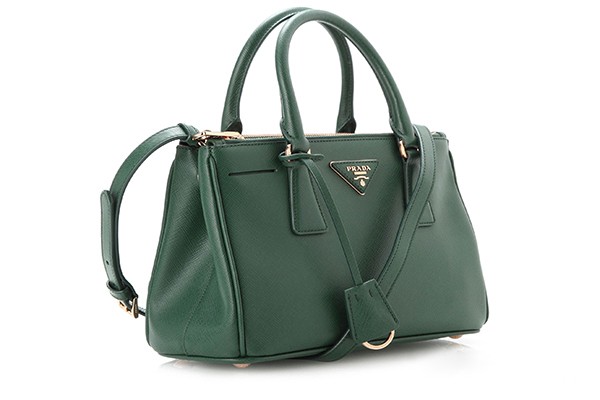 秦岚普拉达包包怎么样，如果回收旧包包回收几折