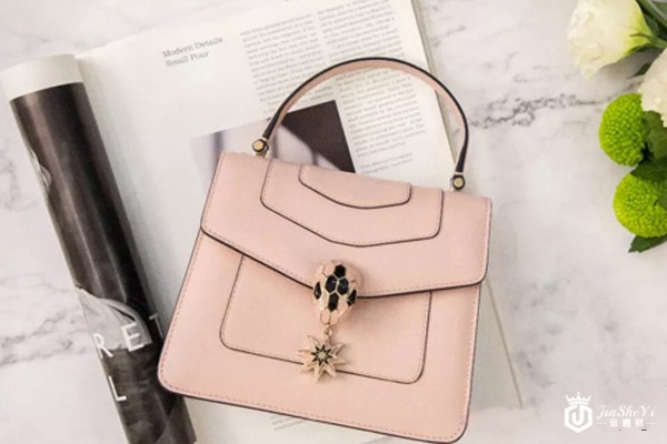 九成新宝格丽蛇头包还值钱吗？在回收公司一般打几折？