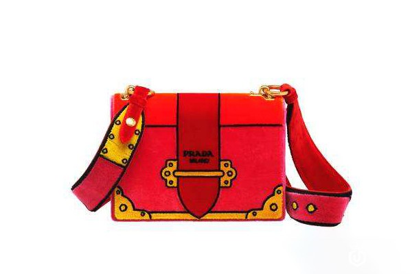 杜鹃背的什么包包,普拉达那款包回收价值非常高 杜鹃背的什么包包,普拉达那款包回收价值非常高