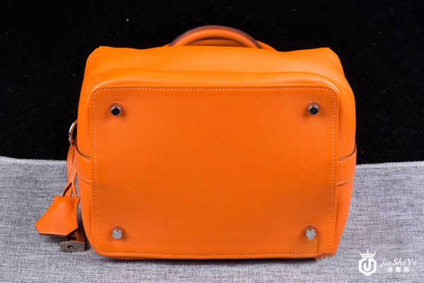 爱马仕牛奶盒子包包回收