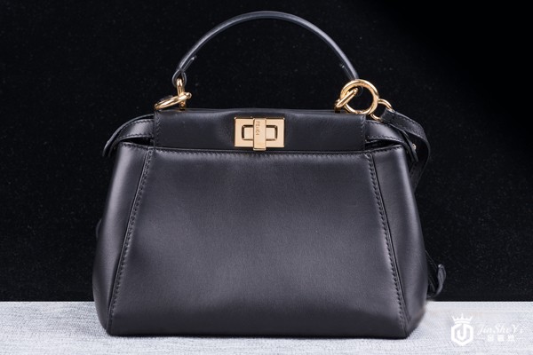 芬迪经典包包Peekaboo系列回收