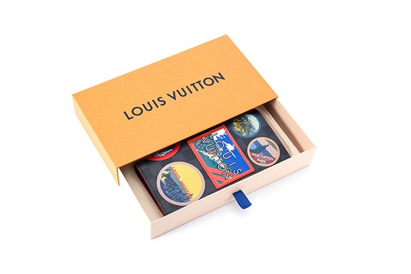 LV女士钱包多少钱?二手市场旧包包回收几折,金奢易网 LV女士钱包多少钱?二手市场旧包包回收几折,金奢易网