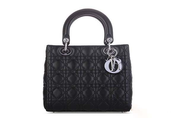 唐嫣背的迪奥戴妃包多少钱,有没有回收价值 唐嫣背的迪奥戴妃包多少钱,有没有回收价值