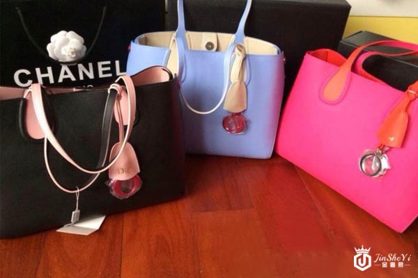 迪奥Addict奢侈品包包回收行情