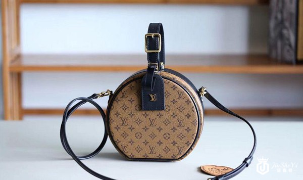 LV盒子包回收 LV盒子包回收