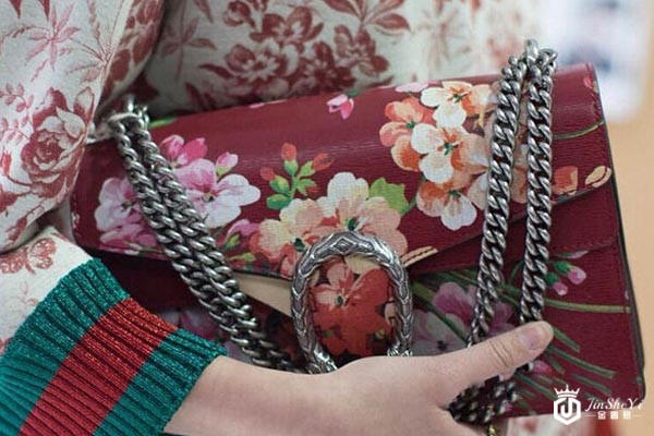 古驰经典酒神包鉴别真假 古驰经典酒神包鉴别真假