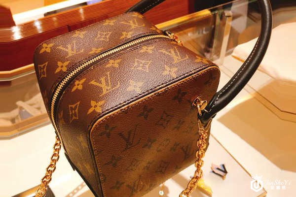 LV骰子包包怎么样？LV包包回收行情好吗？金奢易网