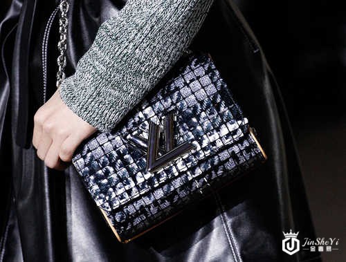 镶嵌Twist链条包回收