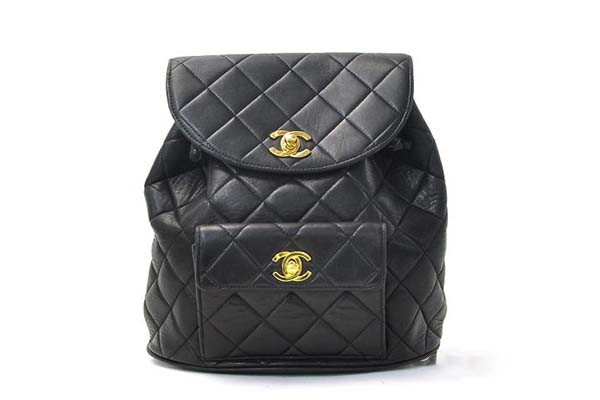 郑爽背过哪款香奈儿包包，香奈儿包包回收报价