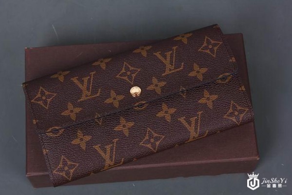 LV长款钱包
