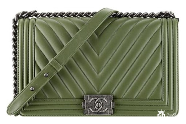 Le boy V斜纹香奈儿包包回收