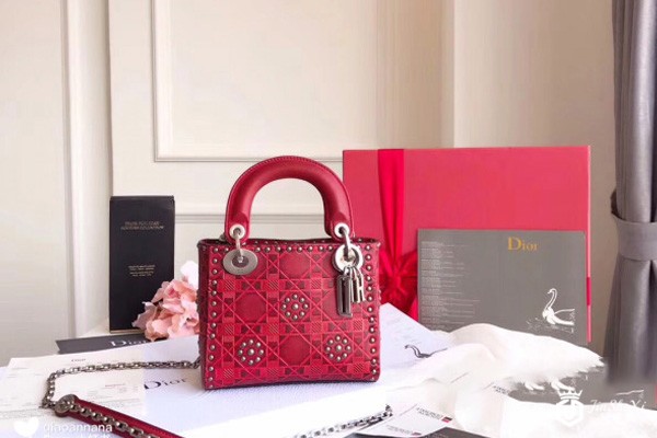 迪奥戴妃包回收 迪奥戴妃包回收价格