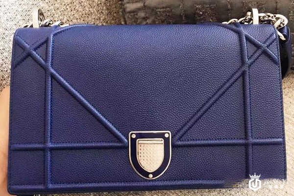 迪奥包包比较火的款式